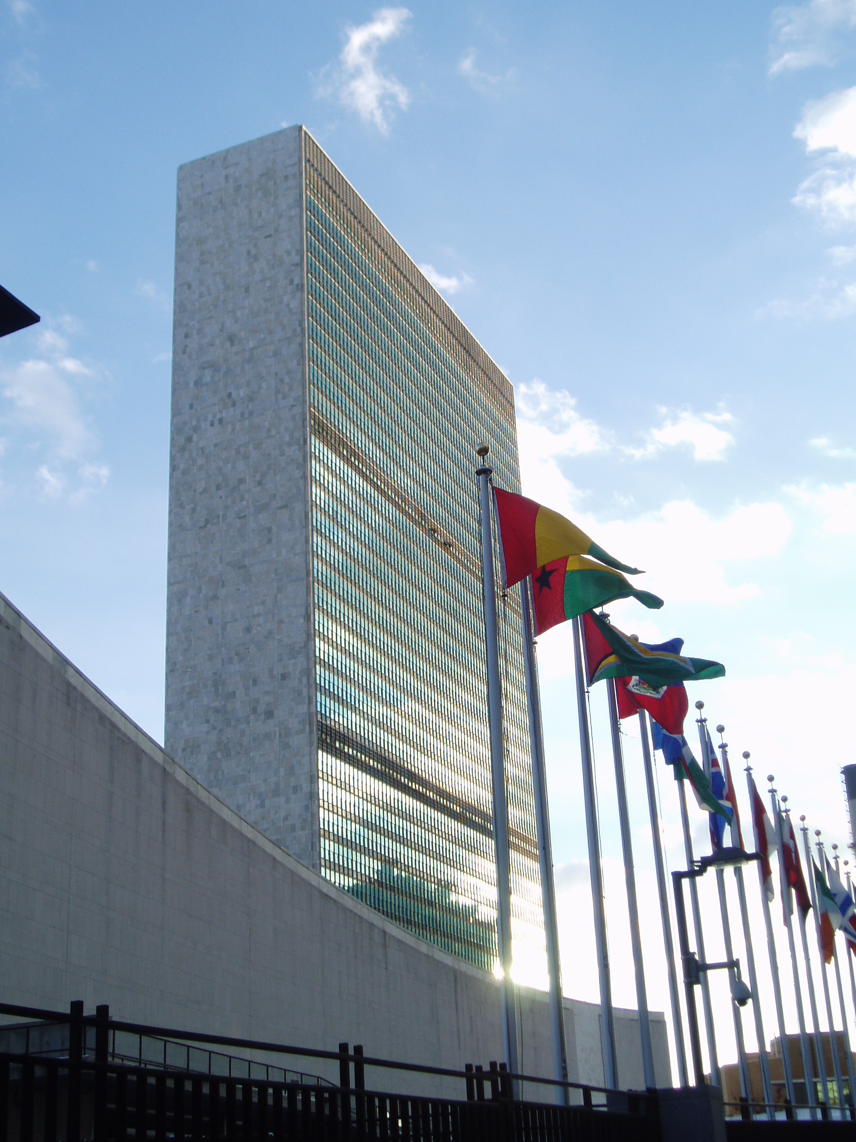 The_United_Nations_Secretariat_Building.jpg