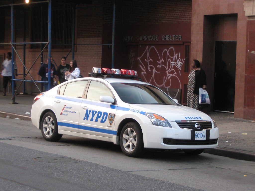 New_York_City_Police_Department_Nissan_Altima_hybrid_5010.jpg