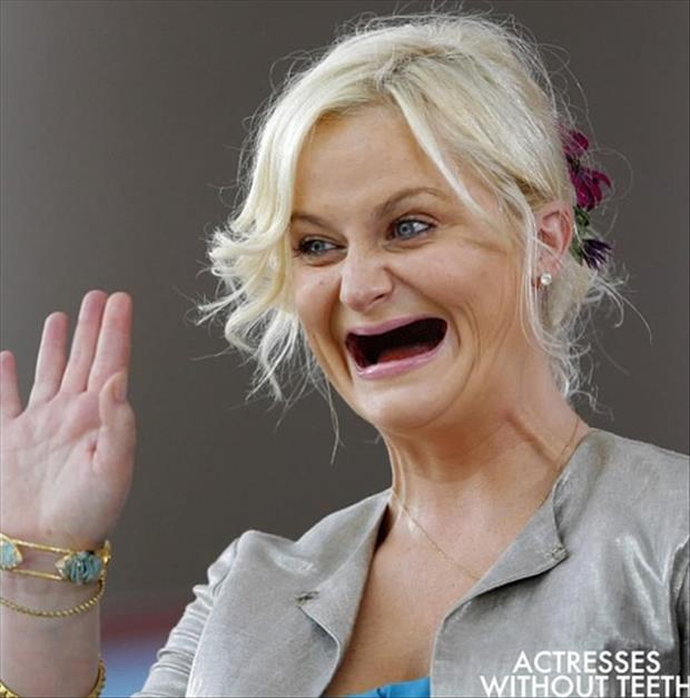 Actress-Without-Teeth-Amy-Poehler-Waves-Hello.jpg