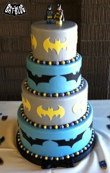weddding-cake-batman-batgirl-1.jpg