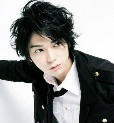 Handsome+Long+Shaggy+Hairstyle+with+Black+Hair+Color+for+Boys+from+Jun+Matsumoto.jpg
