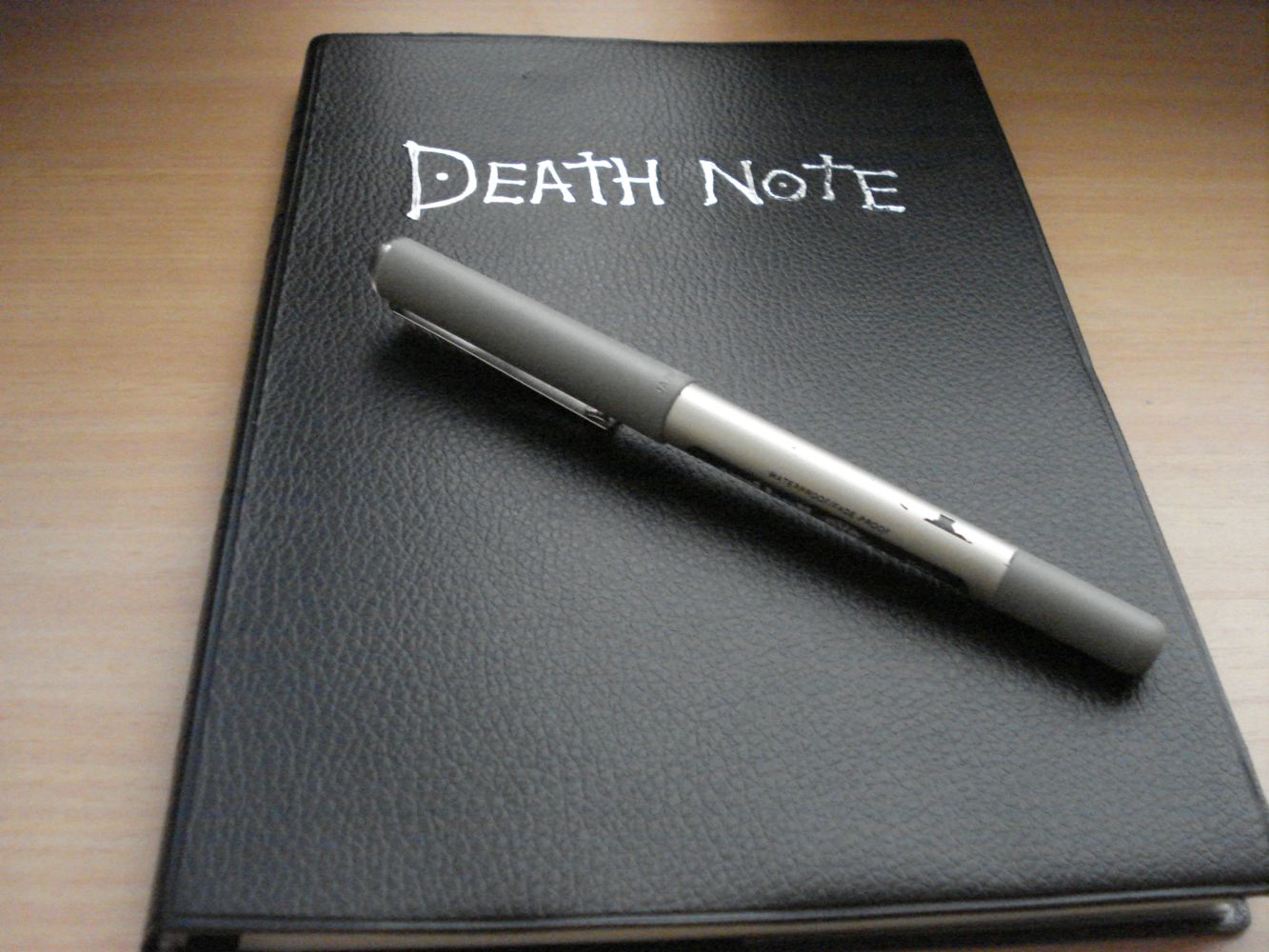 death_note_notebook_by_link369.jpg