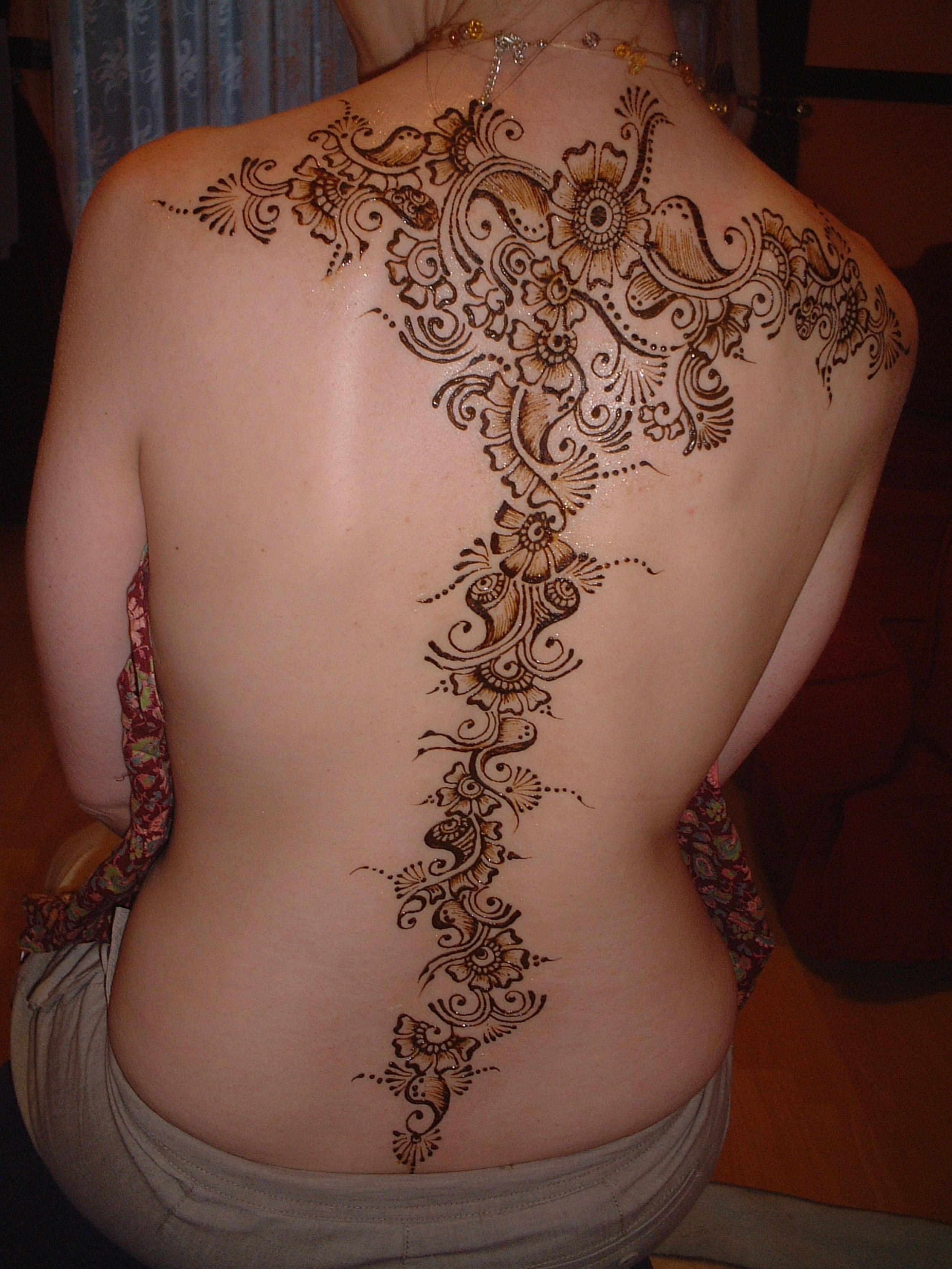 T_shape_back_henna_by_chetsang31.jpg