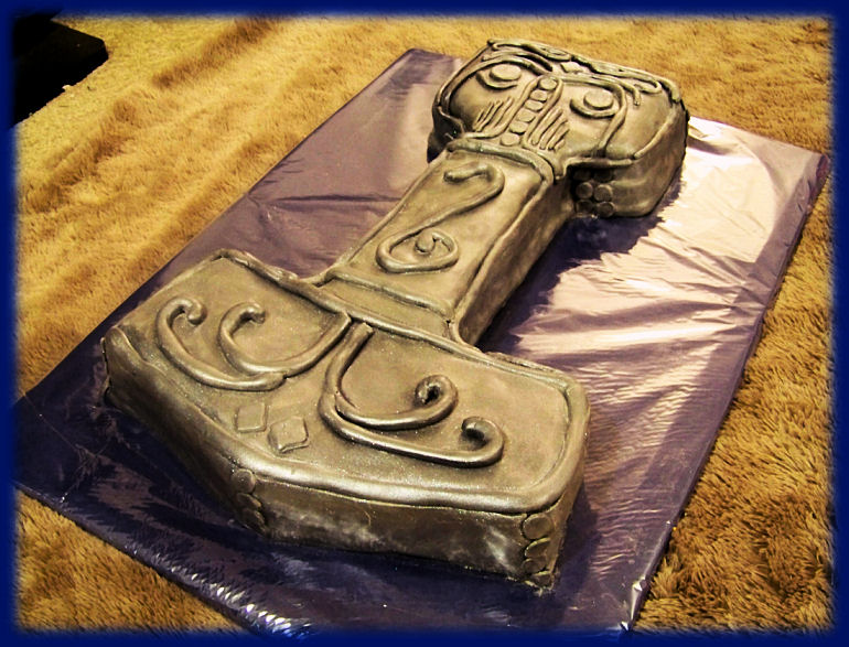 Thor__s_Hammer_Cake_by_DarkMindsEye.jpg