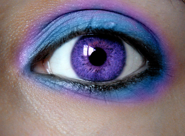 Purple_eye_by_asdfgfunky.jpg