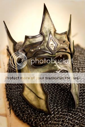 masked_crown_of_the_unknown_king_by_osbornearts-d4j5171.jpg