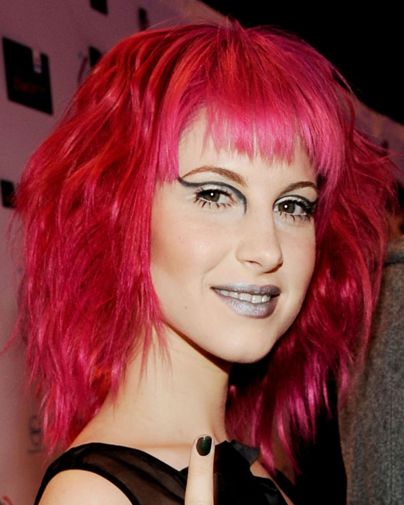 Pink-Wavy-Hair-hayley-williams-hair-20709778-800-1000.jpg