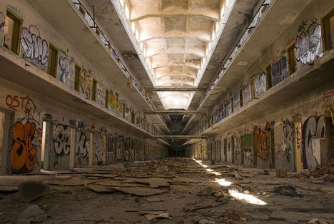 abandoned-military-and-state-buildings-3.jpg
