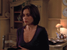 Phoebe_Having_Premonition_of_Prue_Being_Attacked.gif