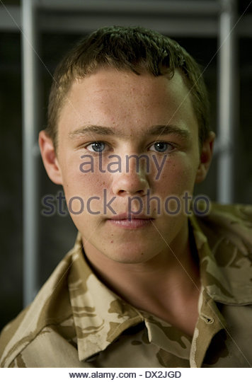 18-year-old-soldier-private-danny-eaglesfield-dx2jgd.jpg