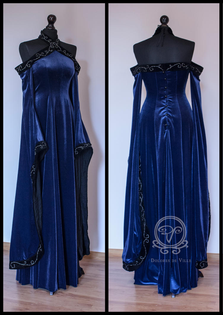 medieval_fantasy_dress_by_dolores_de_ville-d81y7v1.jpg