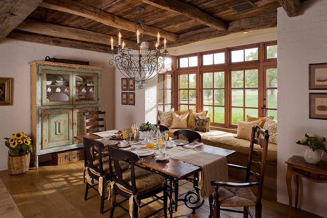 farmhouse-dining-room.jpg