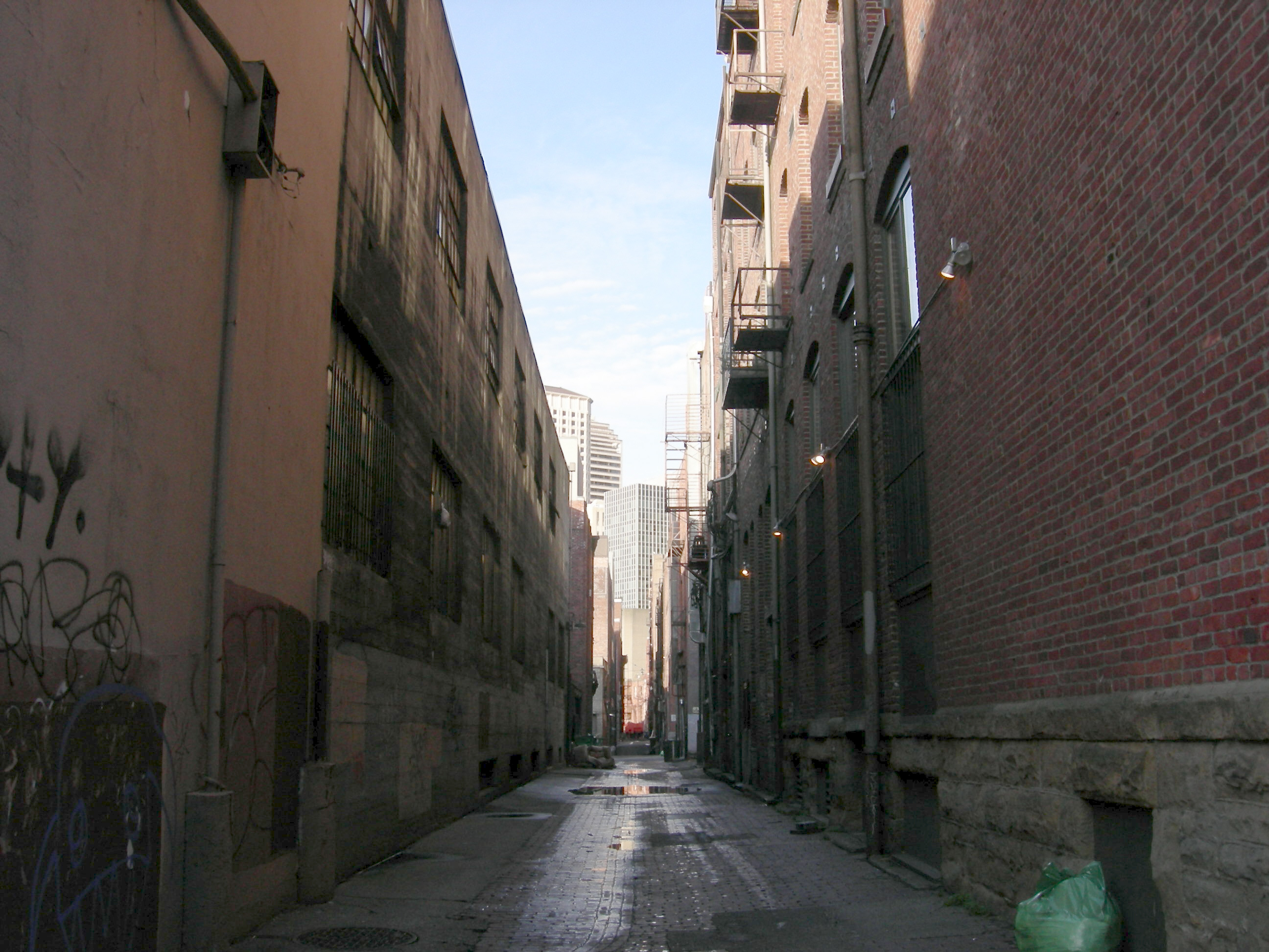 Seattle_-_alley_north_from_S_Jackson_between_Western_%26_1st_-_A.jpg