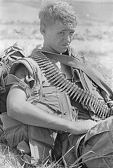 American_soldier_in_Vietnam.jpg