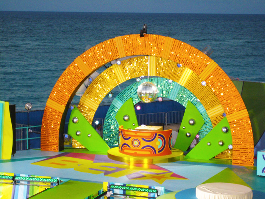 stage-construction-bet-outdoor-beach-ocean.jpg