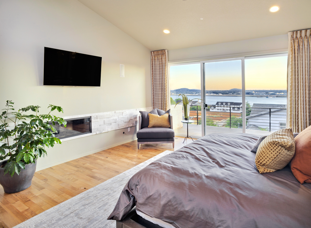 beach-house-modern-master-bedroom.jpg