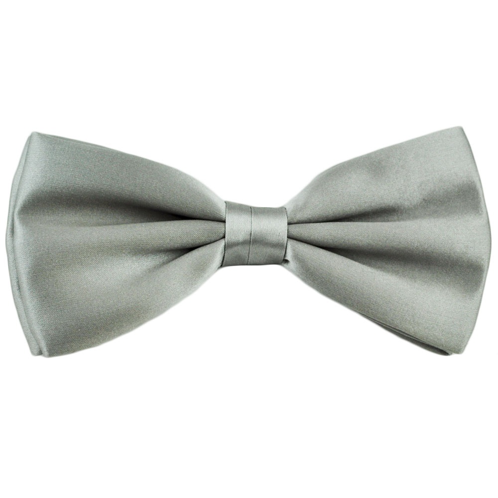 plain-silver-silk-bow-tie-p2652-3906_zoom.jpg