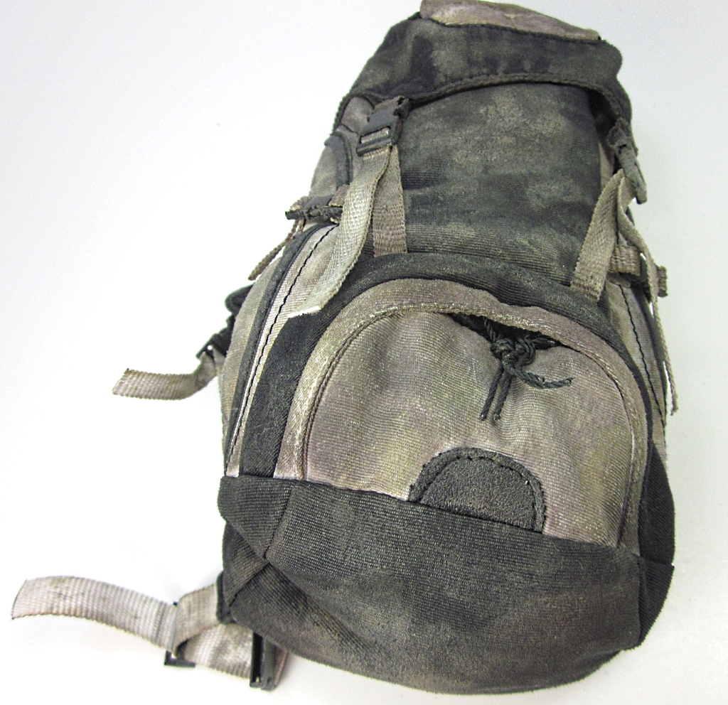 Michonnes-Pet-Zombie-Figure-Threezero-action-figure-review-white-backpack1.jpg