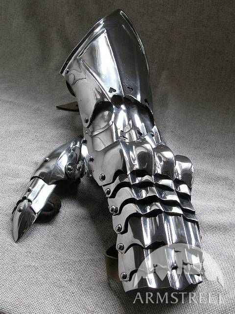 exclusive-medieval-armor-gloves-gauntlets-3.jpg