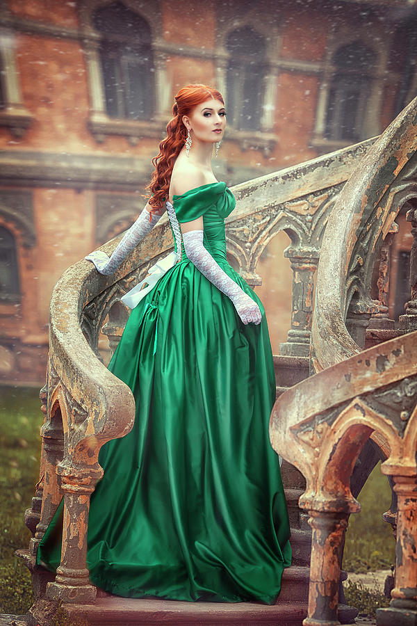 red-haired-girl-in-a-medieval-dress-marina-zharinova.jpg