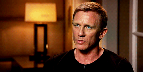 daniel-craig-wins-best-best-action-actor-at-the-critics-choice-awards.gif