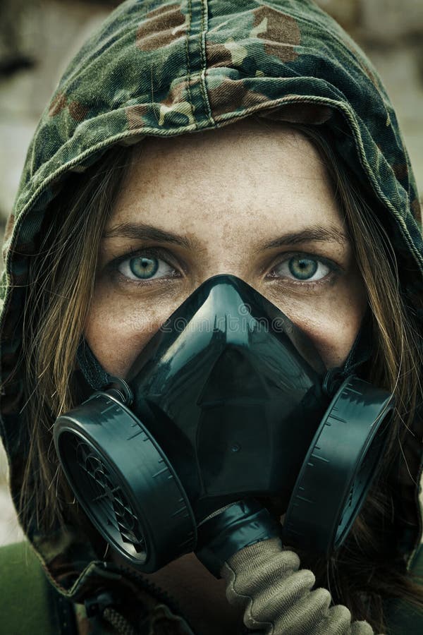 post-apocalypse-female-survivor-gas-mask-68595234.jpg