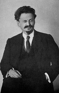 250px-Lev_Trotsky.jpg