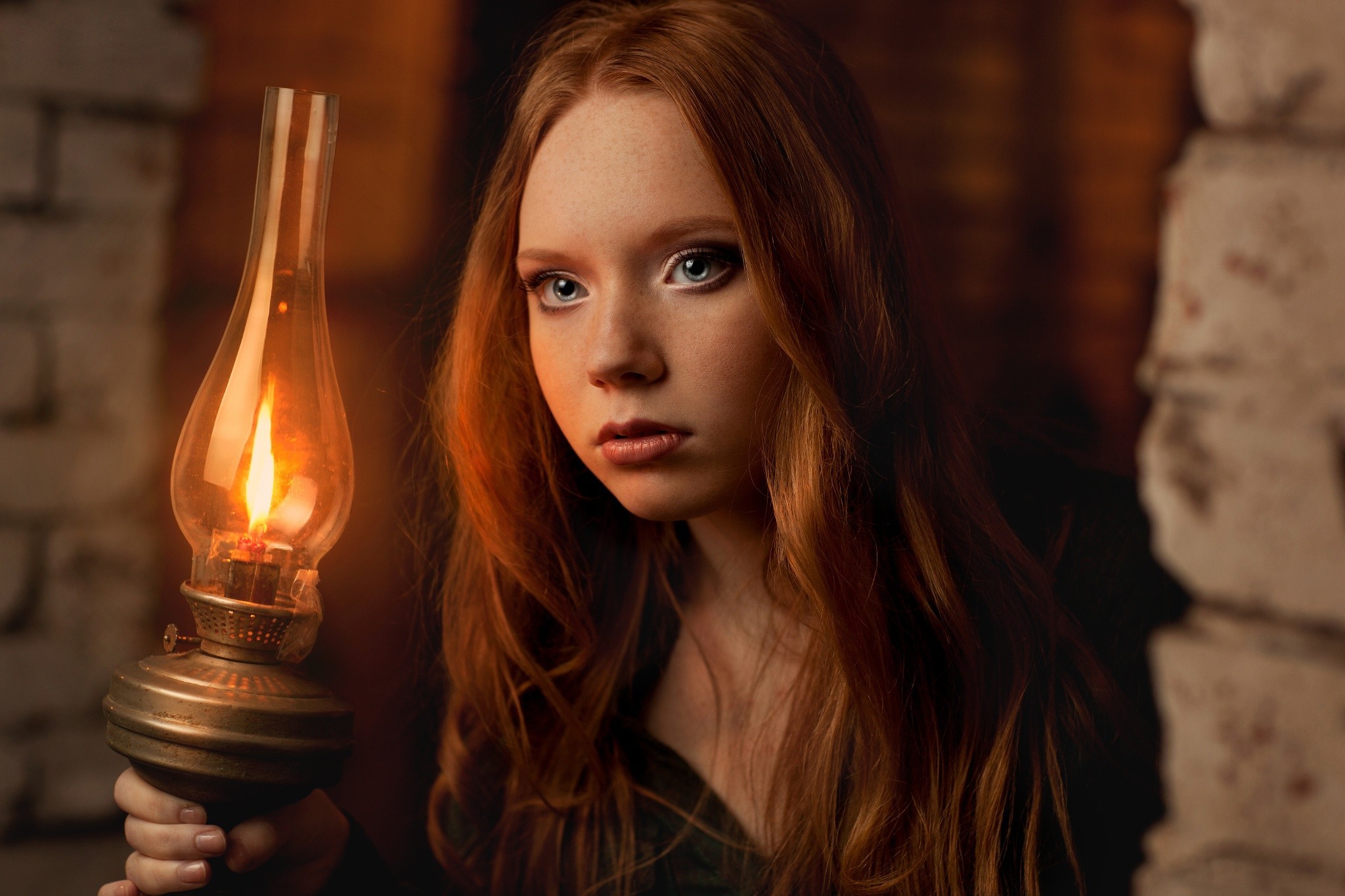 300284-face-redhead-gas_lamps-blue_eyes-freckles-long_hair-women-model.jpg